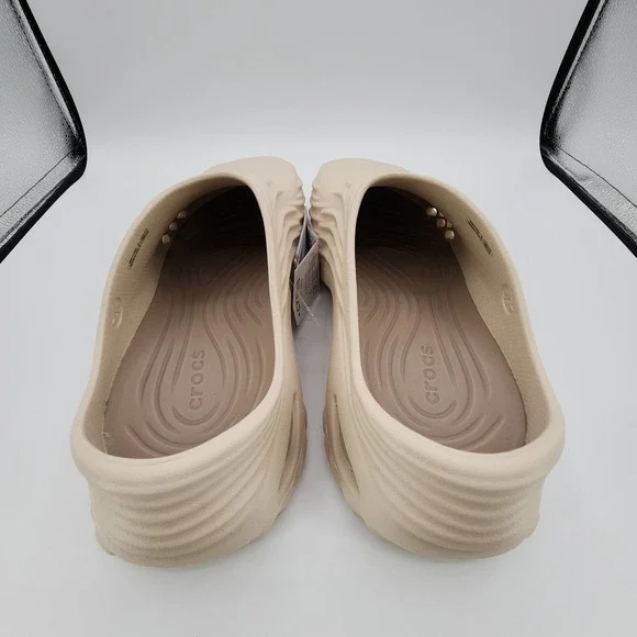Crocs Echo Wave Shoes Mens Size 11 Almond Tint‎ Clog 210521-0LL NEW in Box